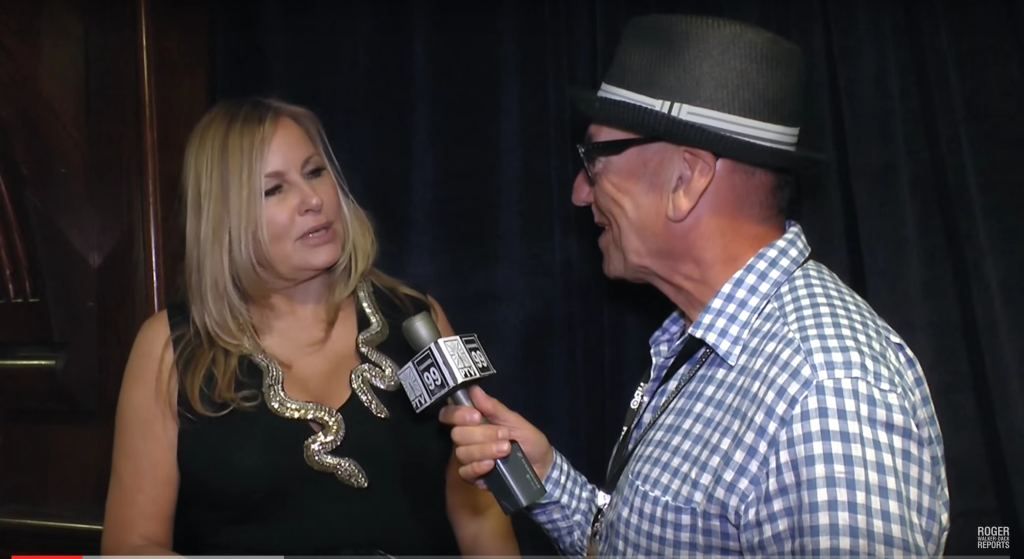 Queerguru  talks to (the fabulous ) Jennifer Coolidge
