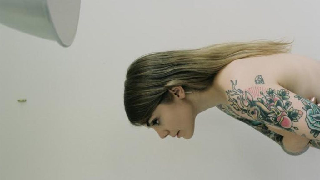 Cœur de Pirate singing from the heart