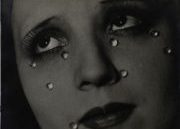 The Radical Eye : Modernist Photography from the Sir Elton John Collection