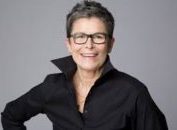 KATE CLINTON throwing Shade