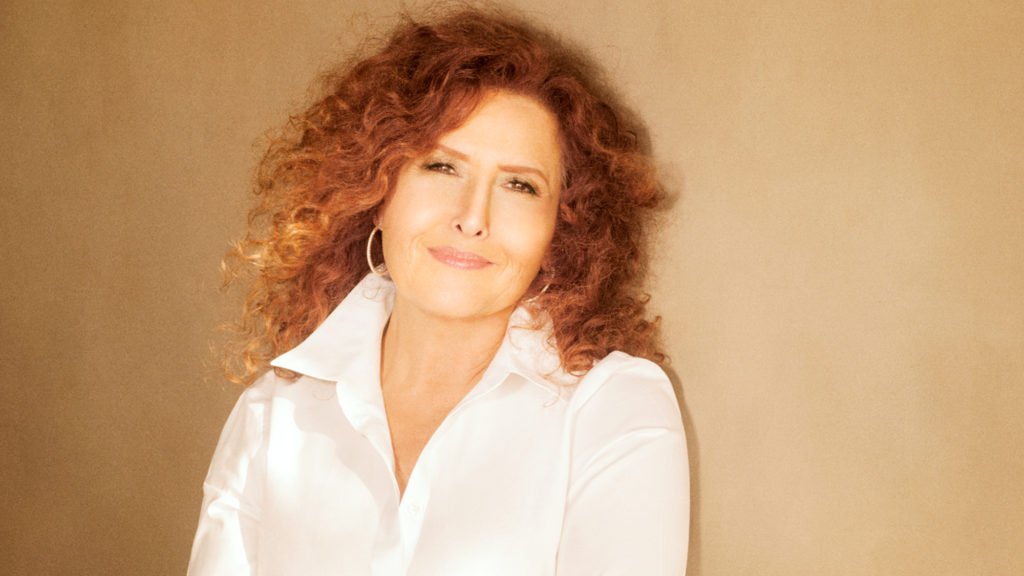 Melissa Manchester sings about Men and more.