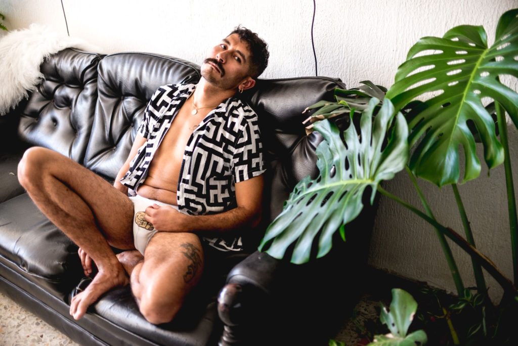 Are there no shy gay men in Guadalajara?