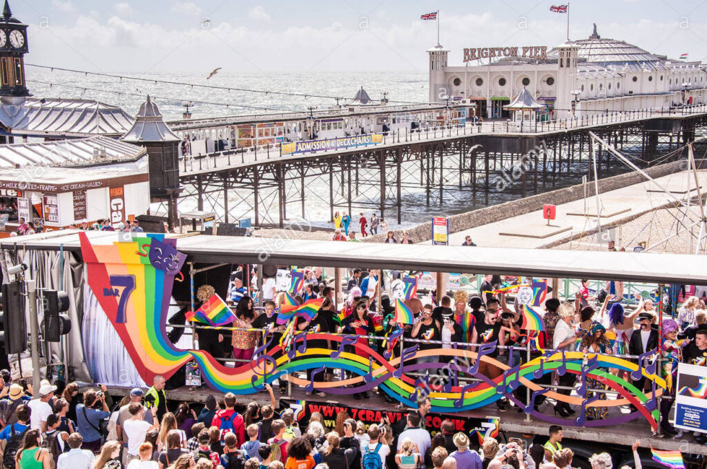 Queerguru is hanging out with Queers on The Pier