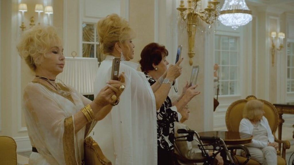 Golden Age : inside The Palace where wealthy Miamians go to retire