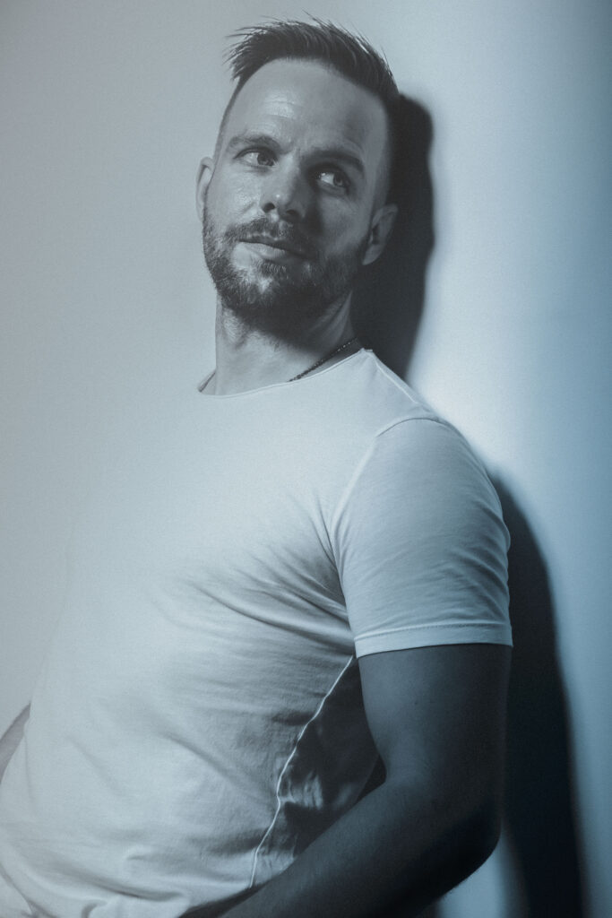 Tom Goss : Dancing In My Room