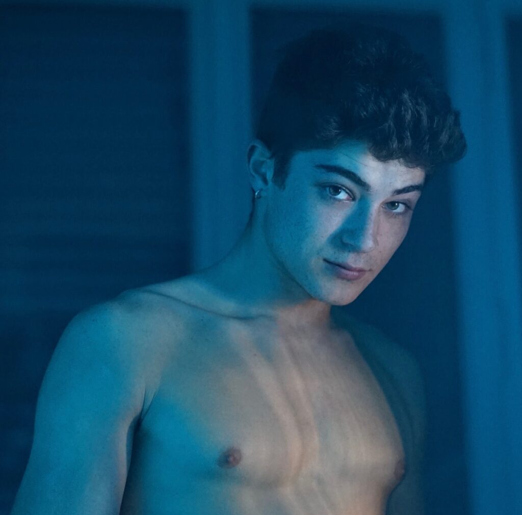 Ernesto : a teenager wanders around Rome looking for ‘himself’.