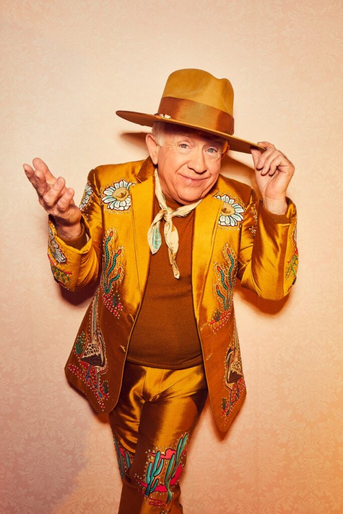 Leslie Jordan sings with Gospel Royalty on his new album