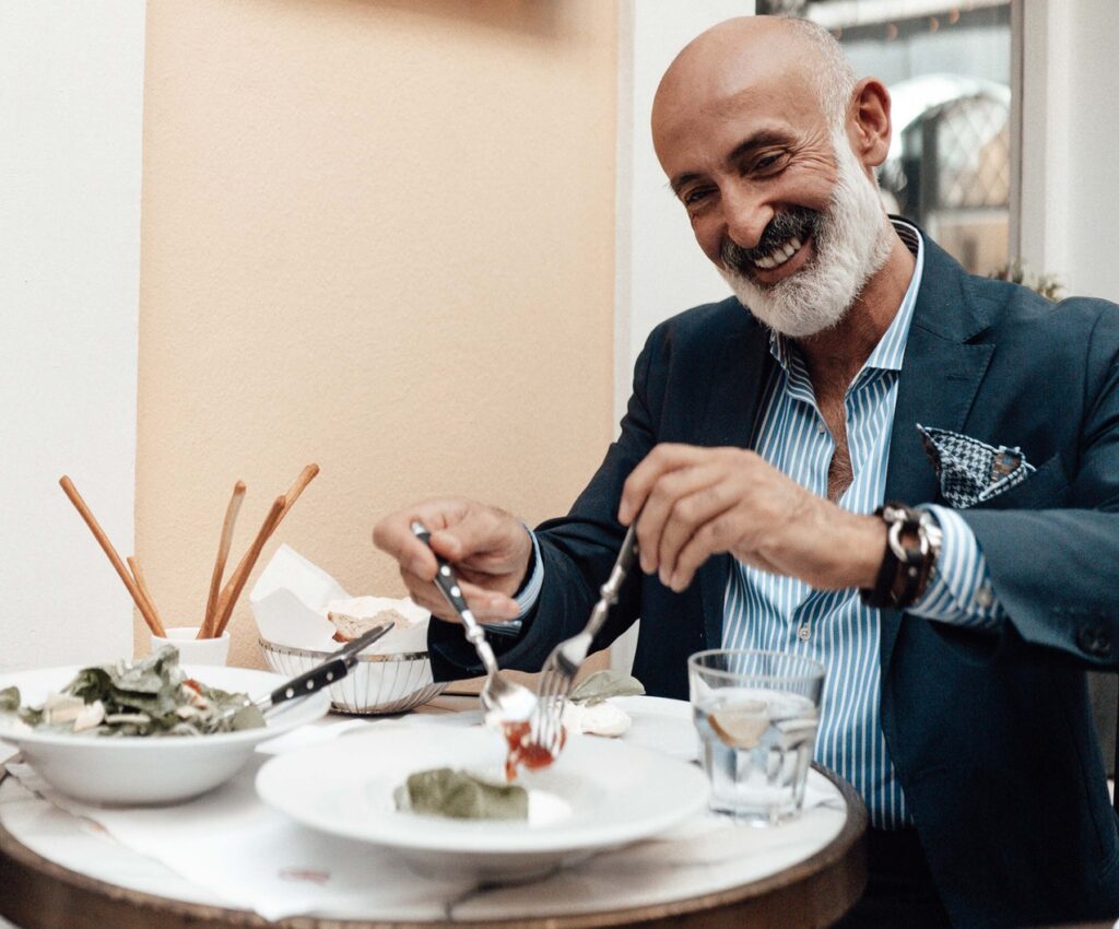 Queerguru’s Lifestyle Editor PETER MINKOFF with Healthy Eating Tips for Gay Men in Their 50s