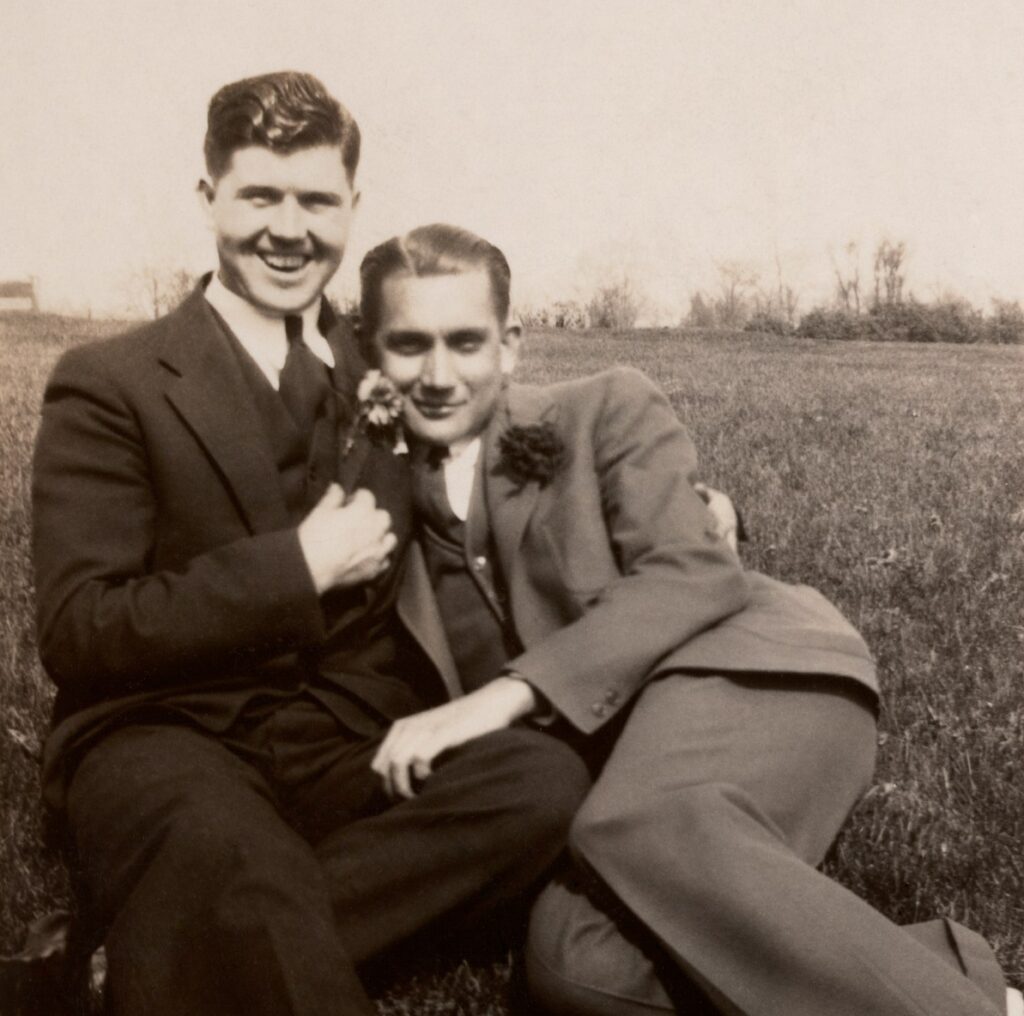 LOVING : a photographic history of gay couples in the past