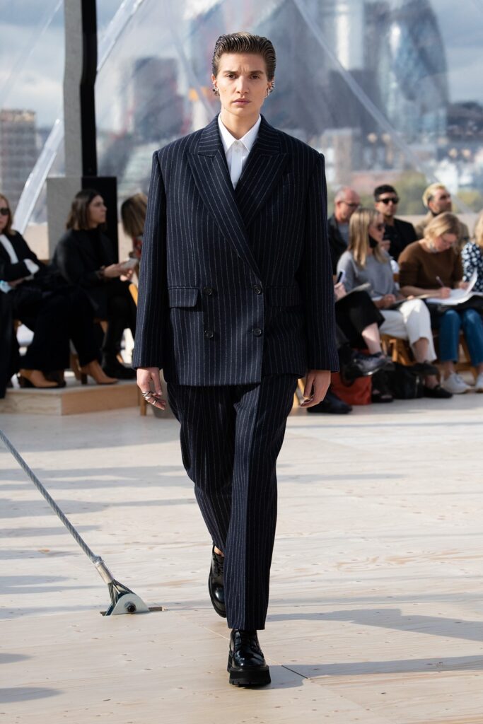 Alexander McQueen : storm chasing