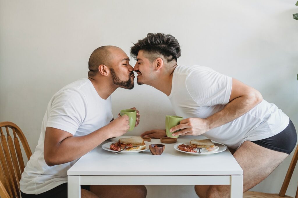 5 Ways to Be a Healthier Gay Couple  : tips by Queerguru’s Lifestyle Editor Peter Minkoff