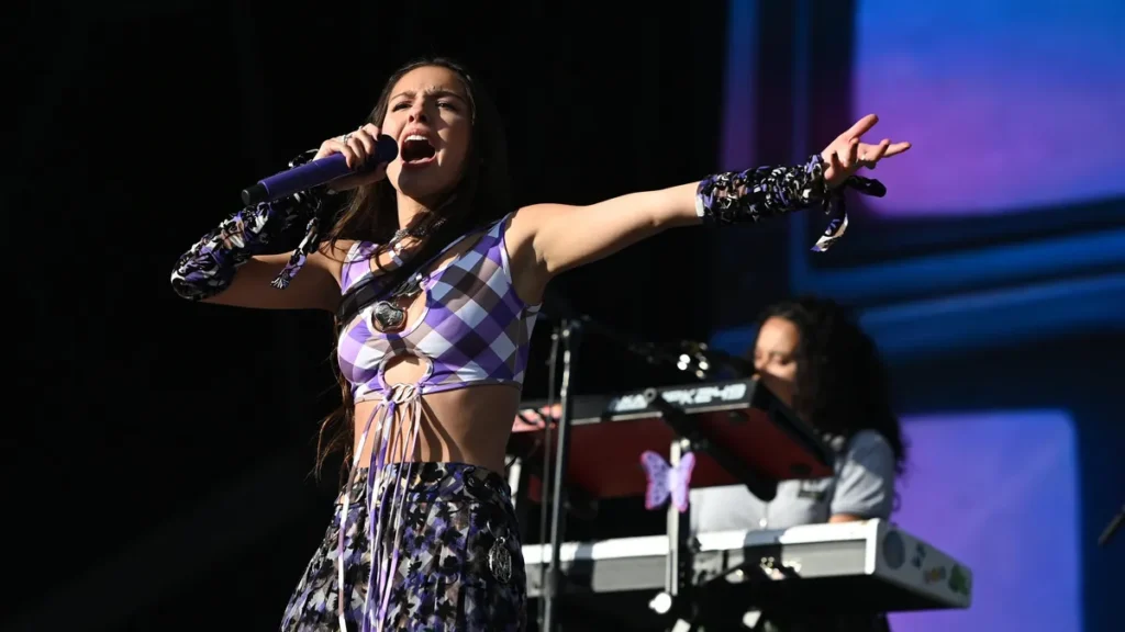 Olivia Rodrigo and Lily Allen together at Glastonbury  sing ‘f*** you’ to The  Supreme Court