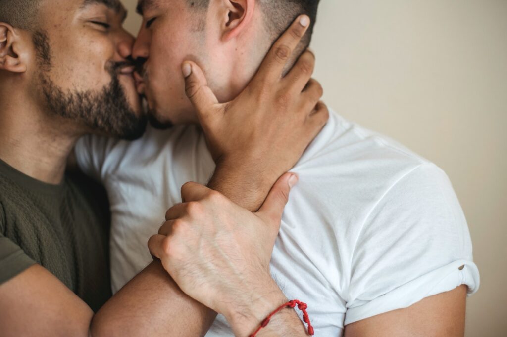 Everything You Need to Know About Gay Matchmaking: Tips from Queerguru’s Peter Minkoff