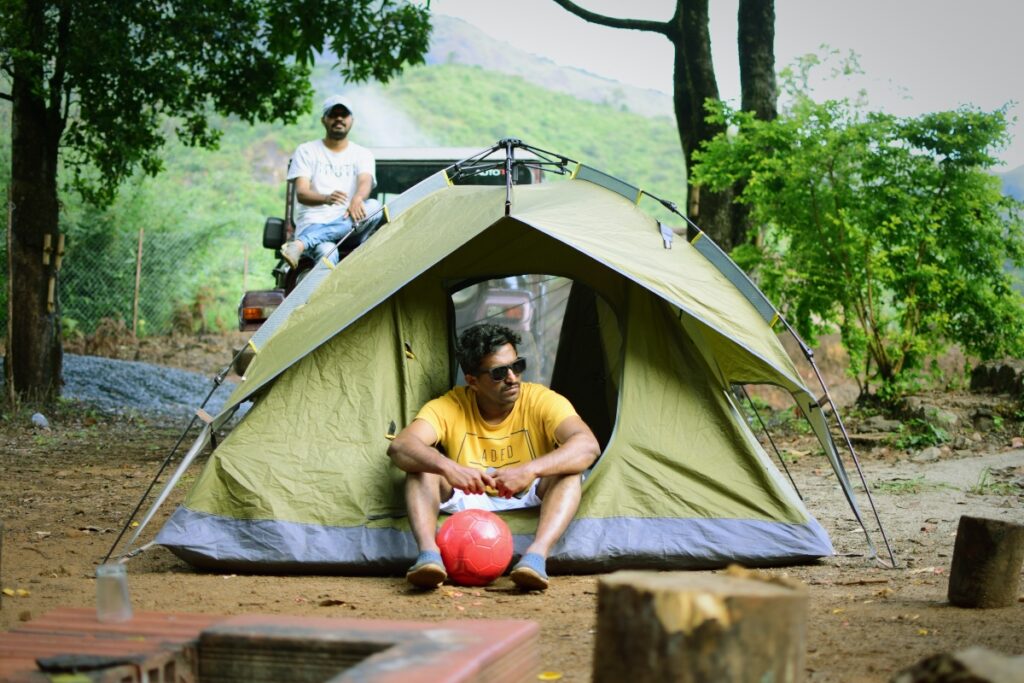 Queerguru’s Peter Minkoff gives us his Camping Tips for Gay Couples