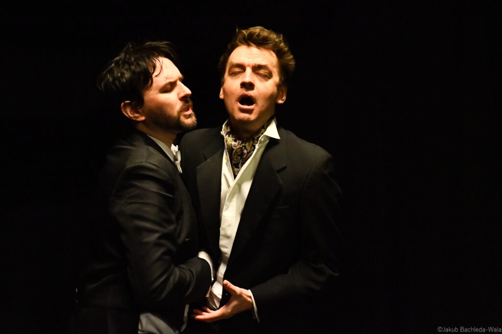 Queerguru’s Andrew Hebden reviews ‘An Absolute Farce of a Murder Mystery’ at London’s Drayton Arms Theatre