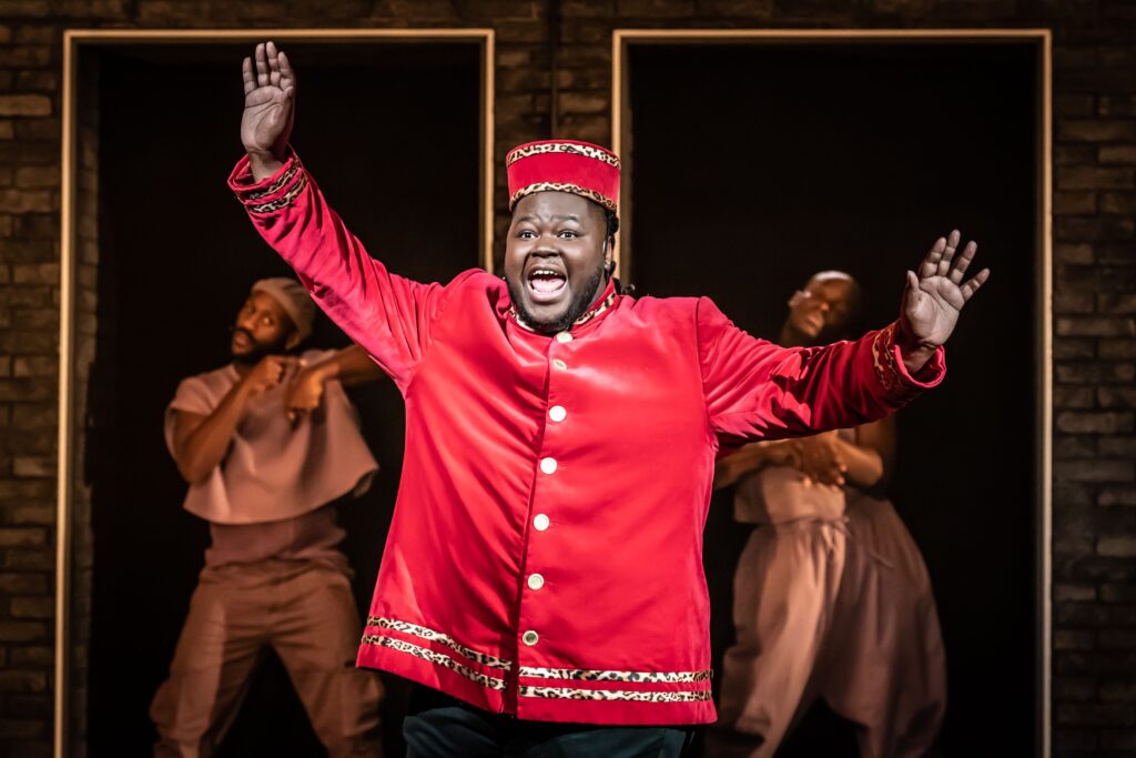 Queerguru’s Ris Fatah’s ★★★★★ review of the London Production of the Tony Award Winning Musical A STRANGE LOOP