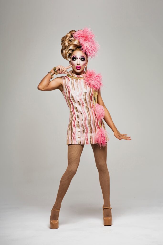 James Judd captures the magic of  (lovable. vicious, filthy, and jaw-droppingly rude) BIANCO DEL RIO