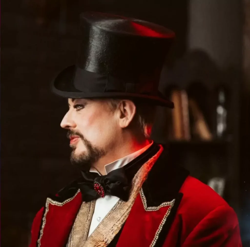 After 20 years BOY GEORGE is back on Broadway : and this time the Show is an unqualified Hit