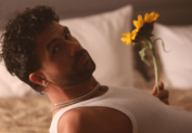Stevie Bankster : an queer Australian R&B singer ….. with a big set of balls