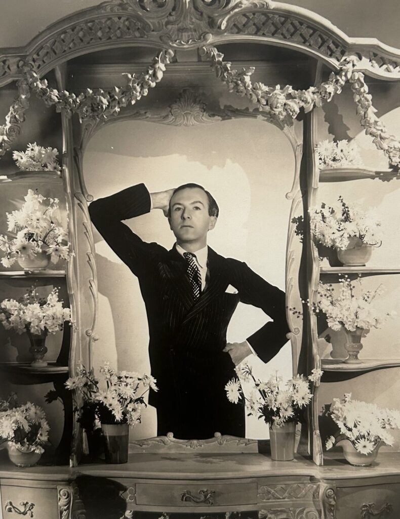 Queerguru’s Ris Fatah reviews ‘CECIL BEATON’S FASHIONABLE WORLD’, a retrospective of the legendary Vogue photographer, artist, costume designer and illustrator.