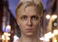 Queerguru’s Robert Malcolm reviews ‘LINUS WAS HIT WITH AN UMBRELLA’ @ Edinburgh Fringe