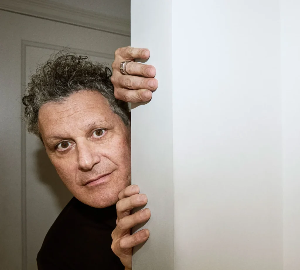 Queerguru´s Ris Fatah reviews “Unzipped’ the newly remastered version of the seminal fashion documentary about legendary designer Isaac Mizrahi.